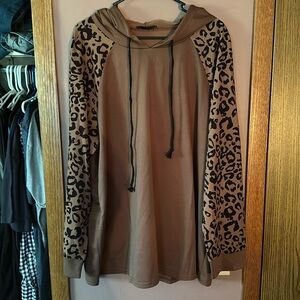 Emery Rose 3xl Sweatshirt New Without Tags Animal print sleeves
